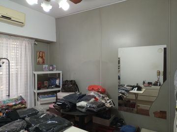 VENTA CASA 3 AMB COCHERA TERRAZA Y DEPEND LINIERS