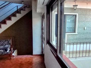 VENTA CASA 3 AMB COCHERA TERRAZA Y DEPEND LINIERS
