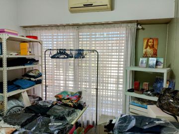 VENTA CASA 3 AMB COCHERA TERRAZA Y DEPEND LINIERS