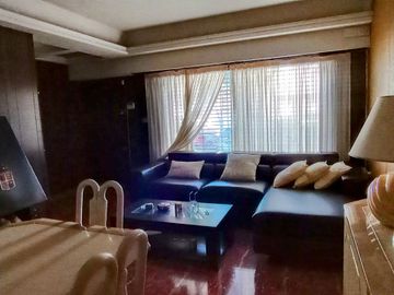 VENTA CASA 3 AMB COCHERA TERRAZA Y DEPEND LINIERS