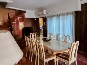 VENTA CASA 3 AMB COCHERA TERRAZA Y DEPEND LINIERS