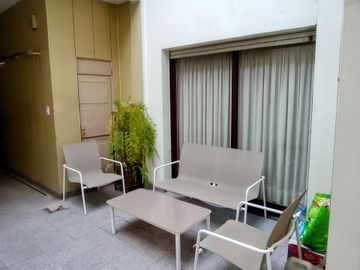 VENTA CASA 3 AMB COCHERA TERRAZA Y DEPEND LINIERS