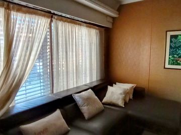 VENTA CASA 3 AMB COCHERA TERRAZA Y DEPEND LINIERS