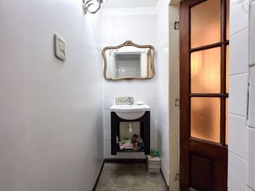 VENTA LOCAL EN ESQUINA BOEDO / PARQUE CHACABUCO