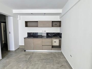 Venta depto Monoambiente con balcón en Flores