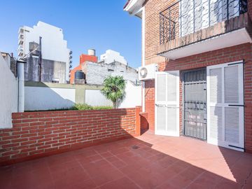 CASA 4 AMBIENTES COCHERA JARDÍN TERRAZA BOEDO