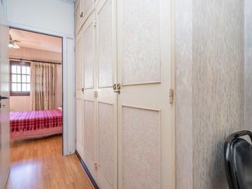 CASA 4 AMBIENTES COCHERA JARDÍN TERRAZA BOEDO