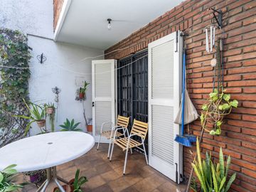 CASA 4 AMBIENTES COCHERA JARDÍN TERRAZA BOEDO