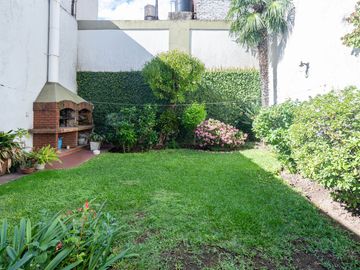 CASA 4 AMBIENTES COCHERA JARDÍN TERRAZA BOEDO
