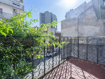 CASA 4 AMBIENTES COCHERA JARDÍN TERRAZA BOEDO
