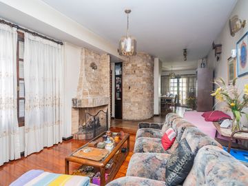 CASA 4 AMBIENTES COCHERA JARDÍN TERRAZA BOEDO