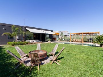 VTA CASA 5 AMB,6 COCHERAS, BºSan Matías EXCELENTE
