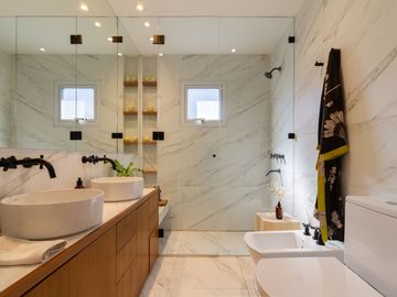 VTA CASA 5 AMB,6 COCHERAS, BºSan Matías EXCELENTE