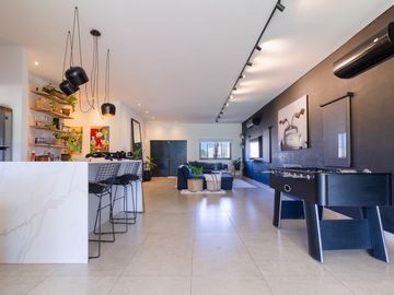 VTA CASA 5 AMB,6 COCHERAS, BºSan Matías EXCELENTE