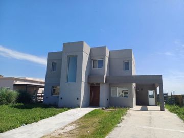 Casa c/pileta, San Sebastian A8 Escobar Financia!