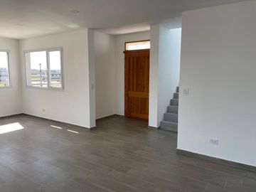 Casa c/pileta, San Sebastian A8 Escobar Financia!