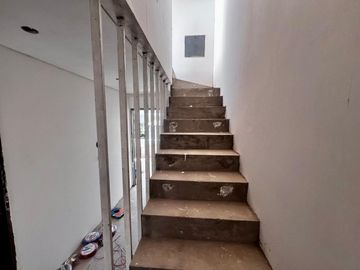 VENTA TRIPLEX 4 AMB CON COCHERA FINANCIA OLIVOS