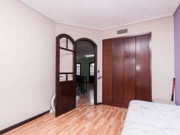 CASA EN VENTA 5 AMB -PARQUE - PILETA- APTO CREDITO