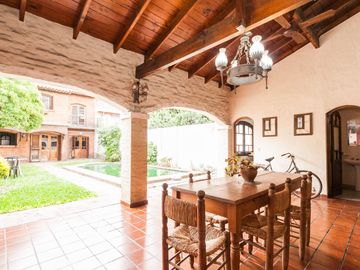 CASA EN VENTA 5 AMB -PARQUE - PILETA- APTO CREDITO