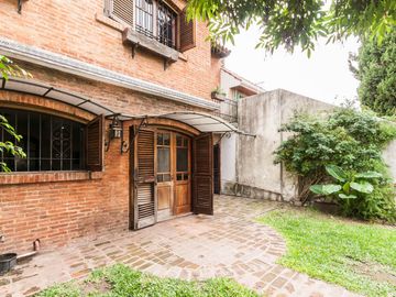 CASA EN VENTA 5 AMB -PARQUE - PILETA- APTO CREDITO
