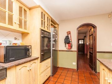 CASA EN VENTA 5 AMB -PARQUE - PILETA- APTO CREDITO