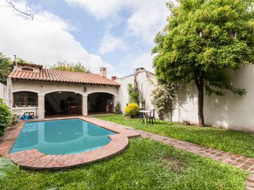 CASA EN VENTA 5 AMB -PARQUE - PILETA- APTO CREDITO