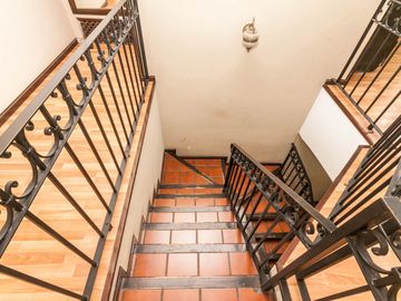 CASA EN VENTA 5 AMB -PARQUE - PILETA- APTO CREDITO