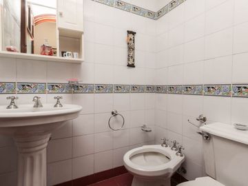 CASA EN VENTA 5 AMB -PARQUE - PILETA- APTO CREDITO