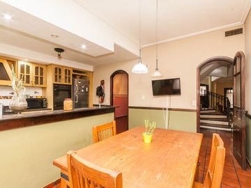 CASA EN VENTA 5 AMB -PARQUE - PILETA- APTO CREDITO
