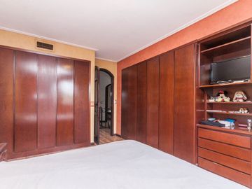 CASA EN VENTA 5 AMB -PARQUE - PILETA- APTO CREDITO