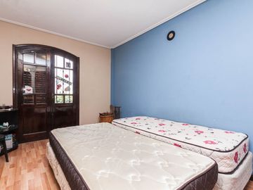 CASA EN VENTA 5 AMB -PARQUE - PILETA- APTO CREDITO