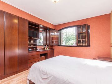 CASA EN VENTA 5 AMB -PARQUE - PILETA- APTO CREDITO