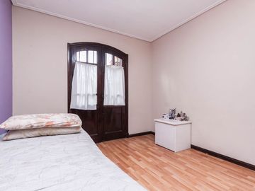 CASA EN VENTA 5 AMB -PARQUE - PILETA- APTO CREDITO