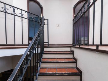 CASA EN VENTA 5 AMB -PARQUE - PILETA- APTO CREDITO