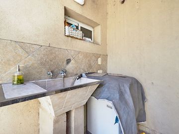 VENTA CASA 4 AMBIENTES C/PISCINA. FINANCIA/PERMUTA