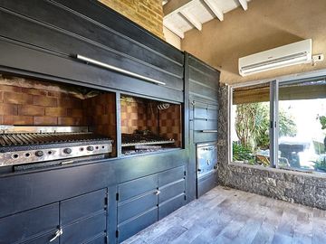 VENTA CASA 4 AMBIENTES C/PISCINA. FINANCIA/PERMUTA