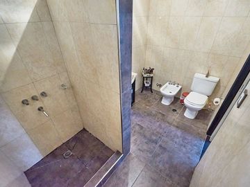 VENTA CASA 4 AMBIENTES C/PISCINA. FINANCIA/PERMUTA