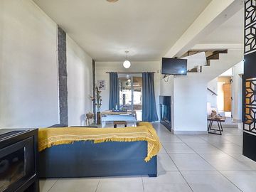 VENTA CASA 4 AMBIENTES C/PISCINA. FINANCIA/PERMUTA