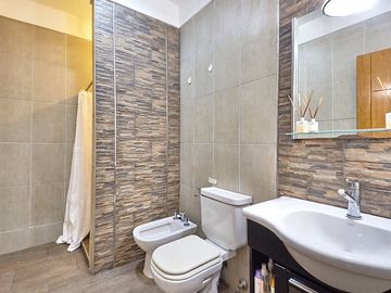 VENTA CASA 4 AMBIENTES C/PISCINA. FINANCIA/PERMUTA