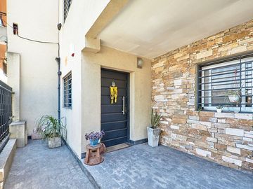 VENTA CASA 4 AMBIENTES C/PISCINA. FINANCIA/PERMUTA