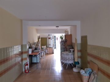 CASA 4 AMB EN VENTA BÉCCAR CON JARDÍN Y QUINCHO