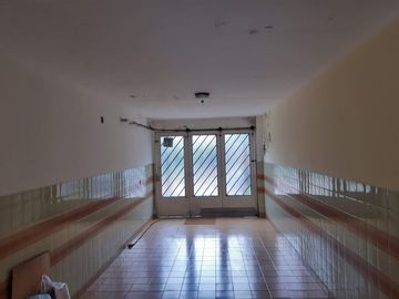 CASA 4 AMB EN VENTA BÉCCAR CON JARDÍN Y QUINCHO