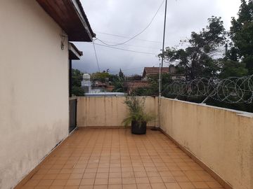 CASA 4 AMB EN VENTA BÉCCAR CON JARDÍN Y QUINCHO