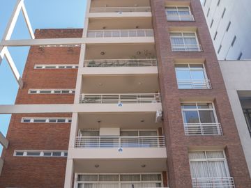 VENTA PISO DE CATEGORIA CENTRO DE BAHIA BLANCA