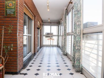 VENTA PISO DE CATEGORIA CENTRO DE BAHIA BLANCA
