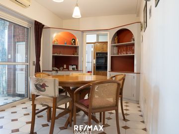VENTA PISO DE CATEGORIA CENTRO DE BAHIA BLANCA