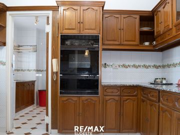 VENTA PISO DE CATEGORIA CENTRO DE BAHIA BLANCA