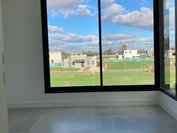 Casa a estrenar Barrio Privado Sto. Tomas, Pilar