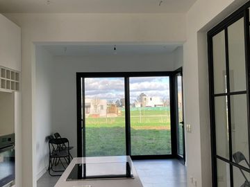 Casa a estrenar Barrio Privado Sto. Tomas, Pilar