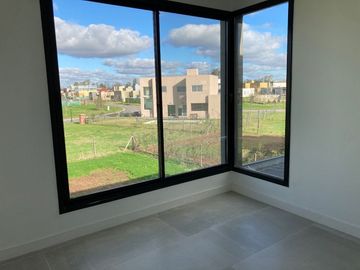 Casa a estrenar Barrio Privado Sto. Tomas, Pilar
